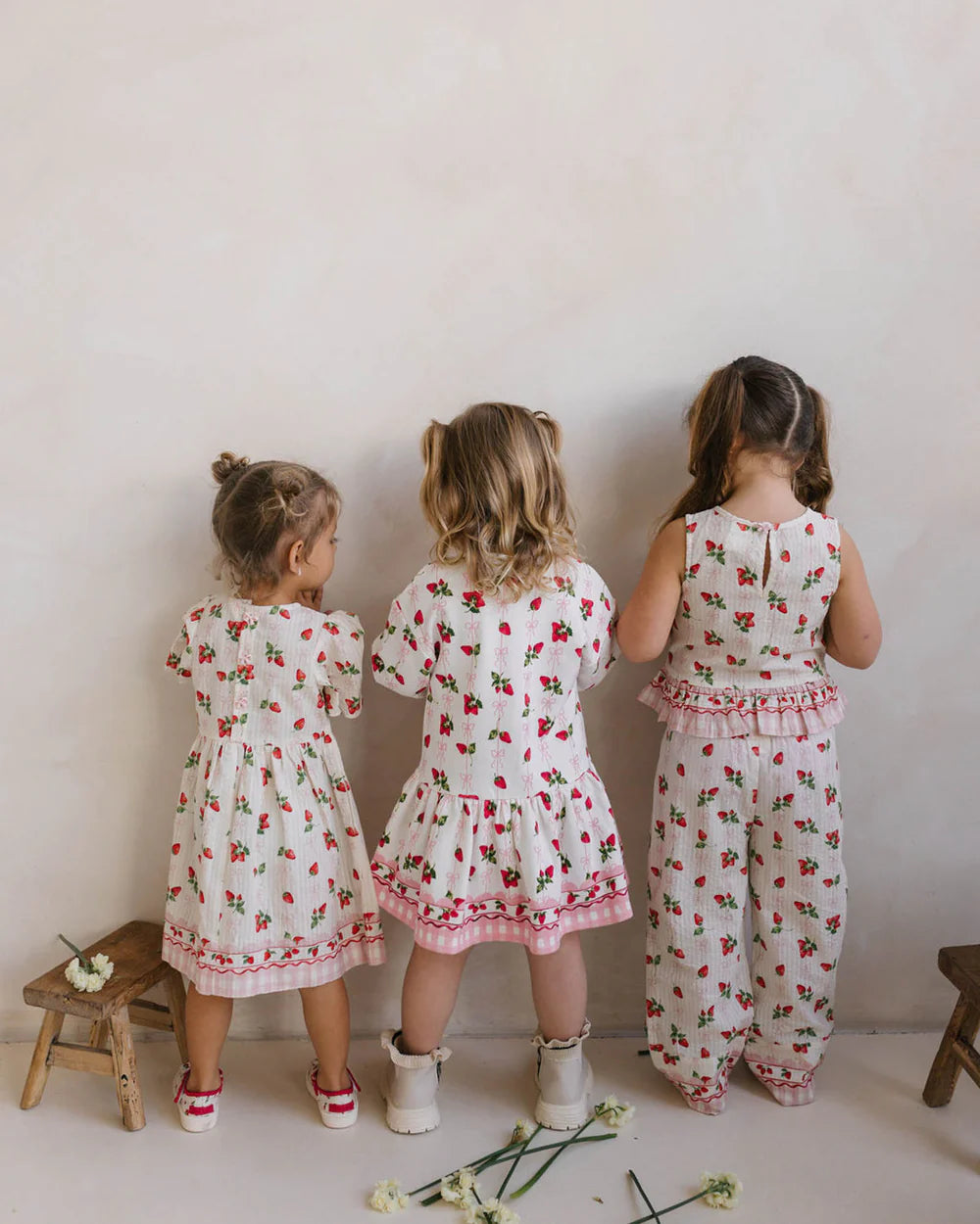 Mary Jane | Bow Canvas - Stawberries & Cream