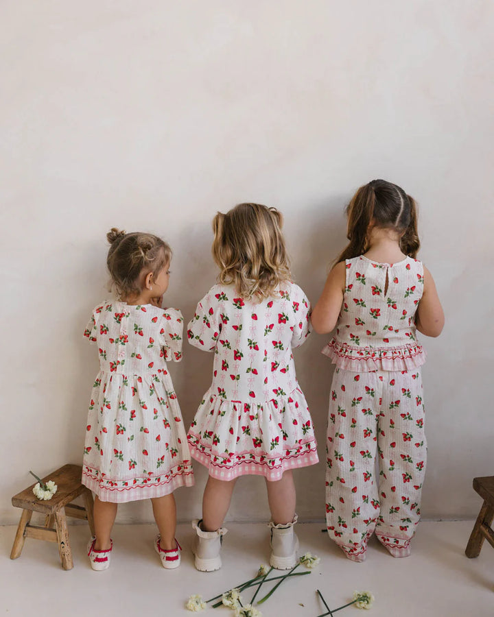 Mary Jane | Bow Canvas - Stawberries & Cream