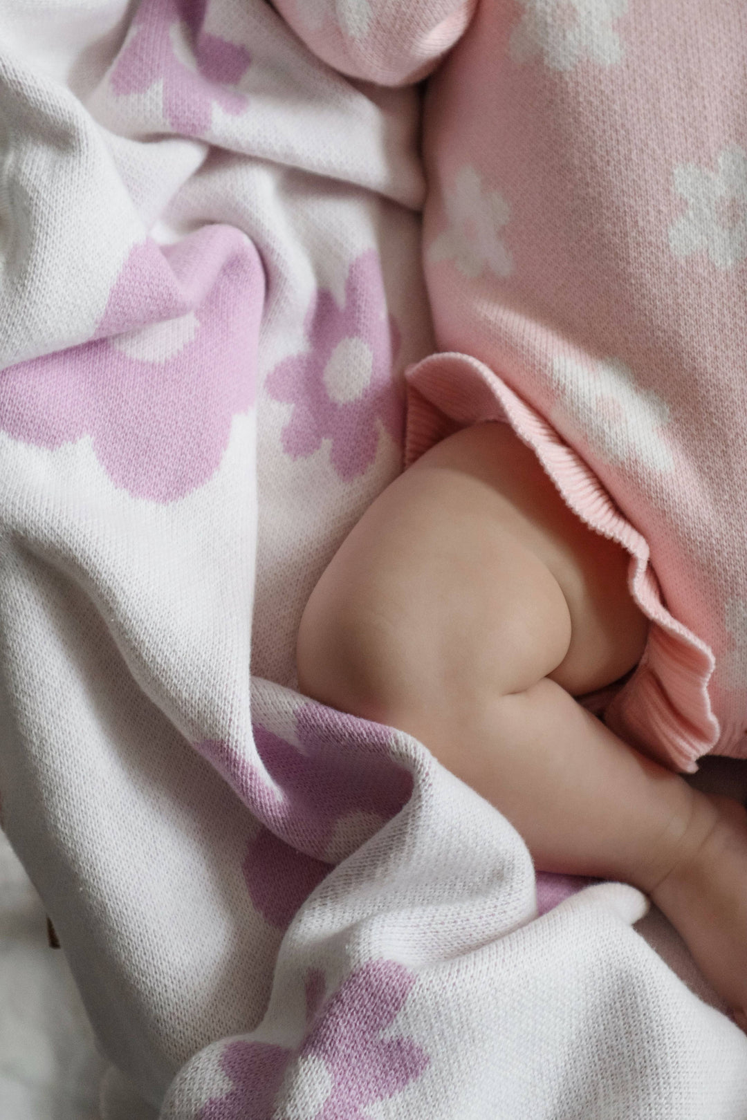 Flora Frill Blanket | Orchid