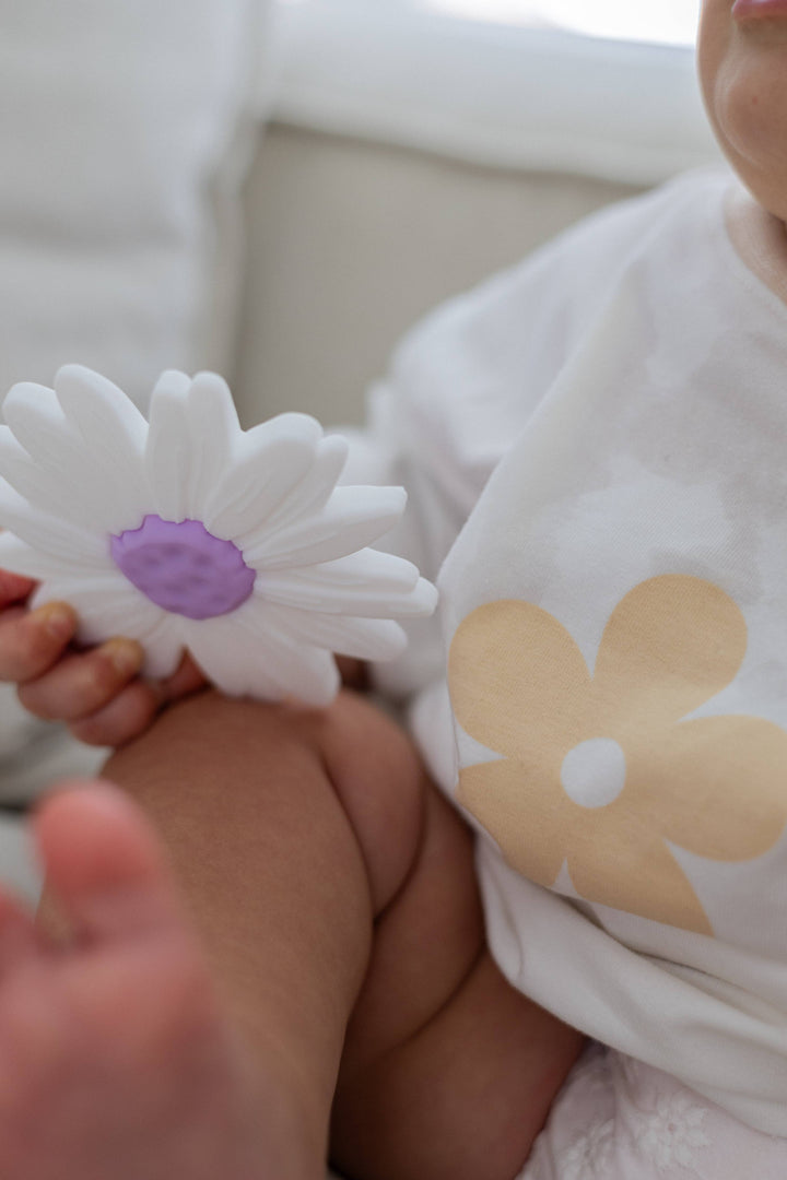 Teether | Silicone - Milk Daisy / Lilac Centre