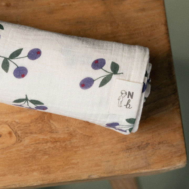 Muslin Wrap - Winter Berry Natural