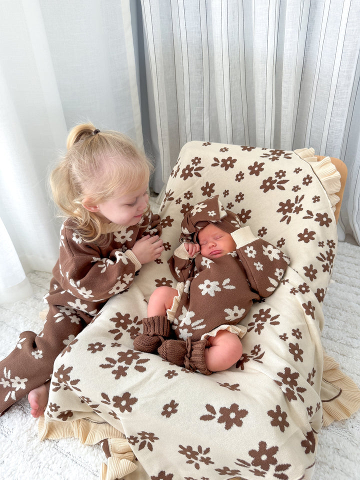 Frill Knit Blanket | Daisy Floral Chocolate