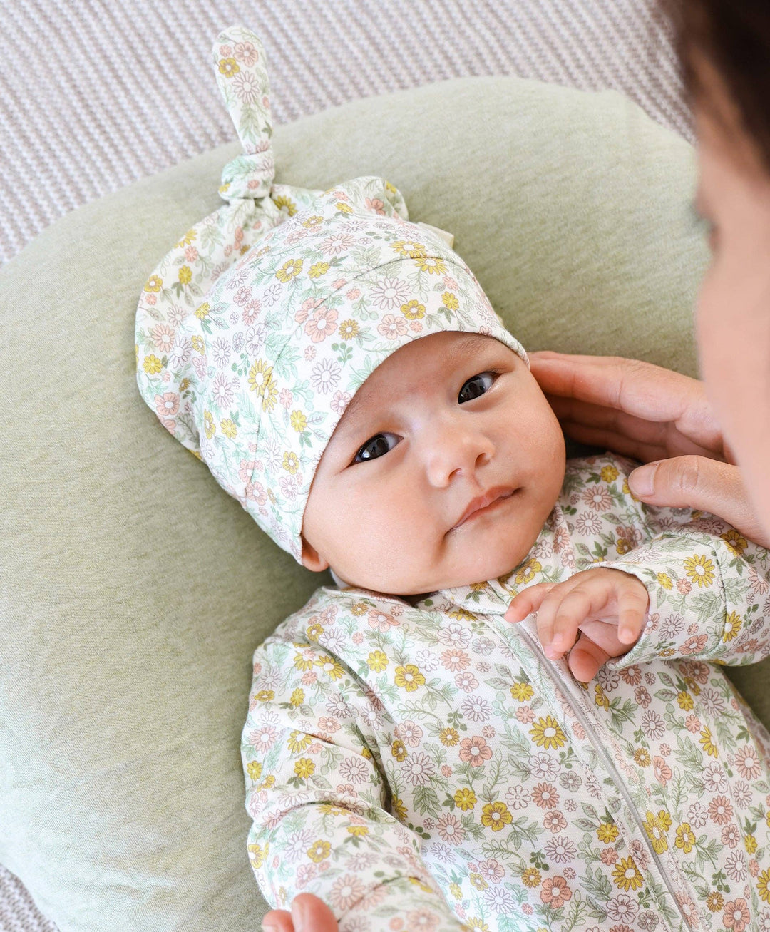 Organic Cotton Beanie - Daisies
